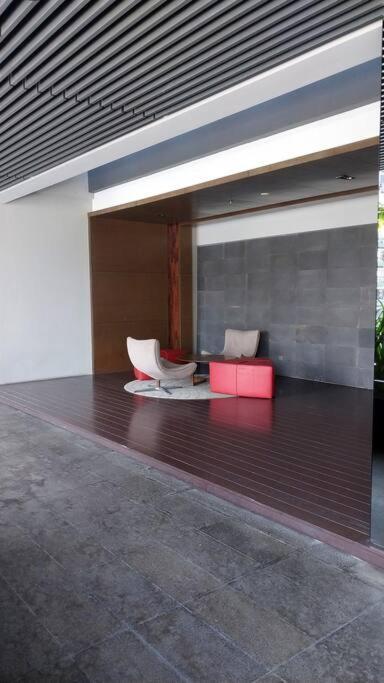 2-bedroom In Center *