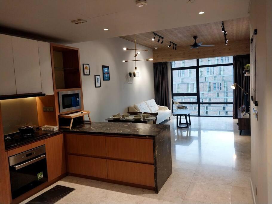Pangsapuri 2-bedroom In Center *