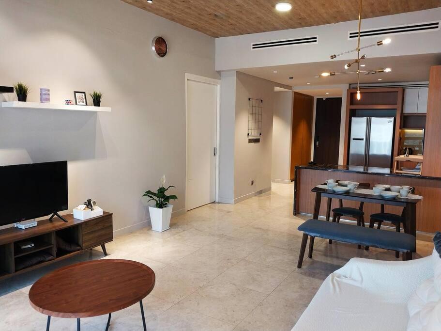 2-bedroom In Center